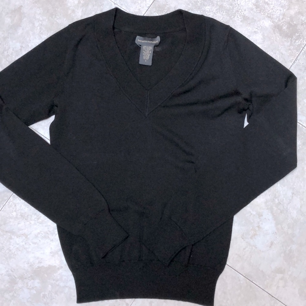 Banana Republic light weight women’s sweater